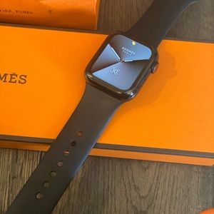 Hermès Noir Apple Watch Series 5